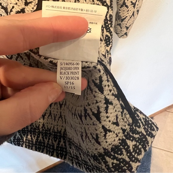 Old Navy Jacquard Open Front Jacket Size Medium Cream and Black Patterned - Picture 6 of 10